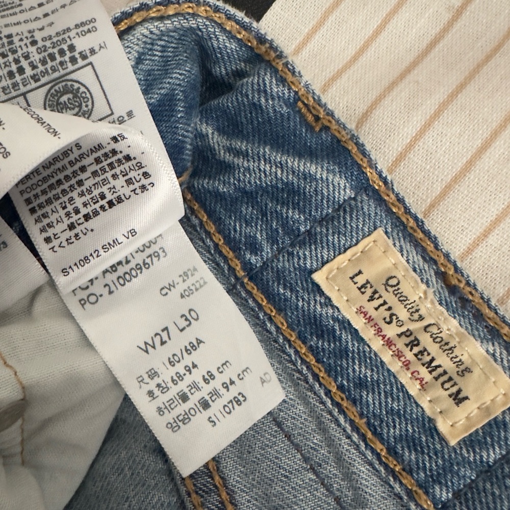 Levi’s 501 90’s Lightweight Jean - Picture 4 of 6